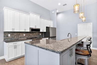 GOLF VIEWS! BEAUTIFUL 3 BEDROOM, 2 BATH, 3-CAR GARAGE HOME IN - photo 10