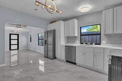 Fully updated 3BR/2BA home in historic North Palm Beach with 1 - photo 13