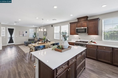 Modern elegance meets everyday comfort in this stunning - photo 15