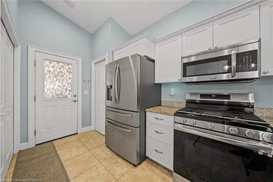 Welcome to Florida living at it's finest This newer home is - photo 5