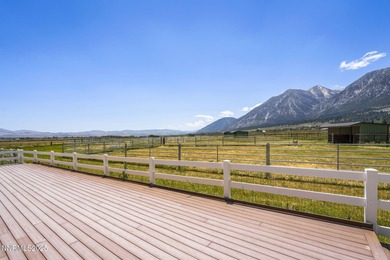 Welcome to your dream horse property! Tucked behind an automatic - photo 38