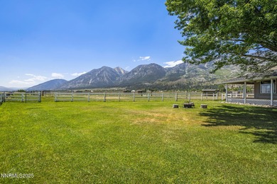 Welcome to your dream horse property! Tucked behind an automatic - photo 40