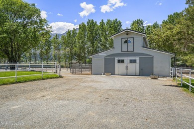 Welcome to your dream horse property! Tucked behind an automatic - photo 43