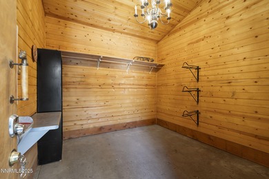 Welcome to your dream horse property! Tucked behind an automatic - photo 45