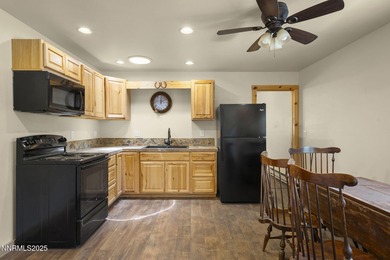 Welcome to your dream horse property! Tucked behind an automatic - photo 47