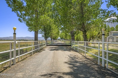 Welcome to your dream horse property! Tucked behind an automatic - photo 53