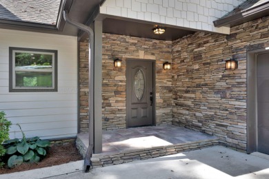 6 bed/4.5 bath newly renovated home in the exclusive, gated Blue - photo 3