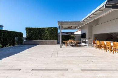 Perfectly positioned on an exclusive double-lot walk street in - photo 9