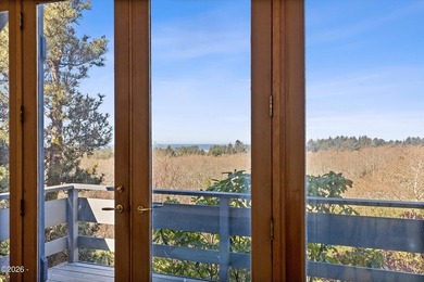 Set above the Pacific with sweeping panoramic ocean views, this - photo 10
