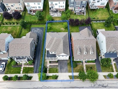 Welcome home to this unique floor plan offering an abundant - photo 4