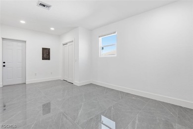 Welcome to your dream home in Cape Coral! This stunning - photo 22