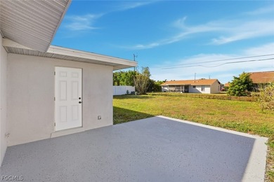 Welcome to your dream home in Cape Coral! This stunning - photo 27
