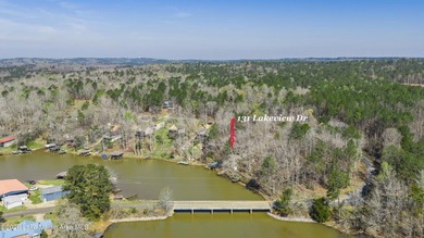 A move-in ready, tranquil lakeside living experience nestled - photo 4
