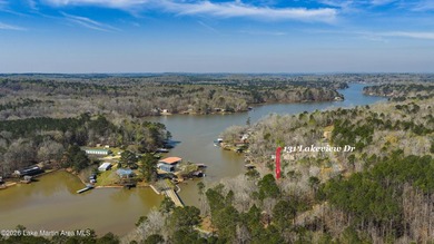 A move-in ready, tranquil lakeside living experience nestled - photo 5