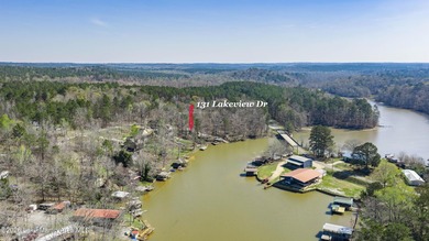 A move-in ready, tranquil lakeside living experience nestled - photo 7