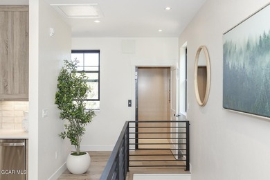 Experience mountain living at its finest in this stunning - photo 4