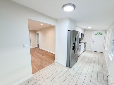 Welcome to 52 King Road, a beautifully renovated 3-bedroom - photo 5