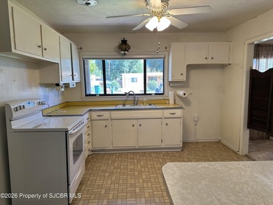 Welcome to this charming 3 bedroom, 2 bathroom home with a one - photo 3