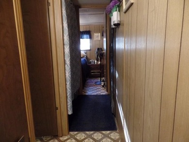 Nestled just one block from Toledo Bend Lake, this tidy two-bed - photo 16