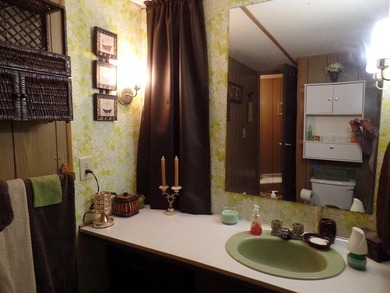 Nestled just one block from Toledo Bend Lake, this tidy two-bed - photo 19
