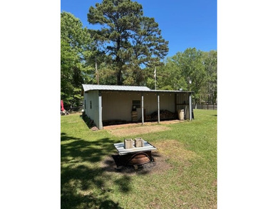 Nestled just one block from Toledo Bend Lake, this tidy two-bed - photo 23