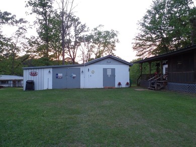 Nestled just one block from Toledo Bend Lake, this tidy two-bed - photo 25
