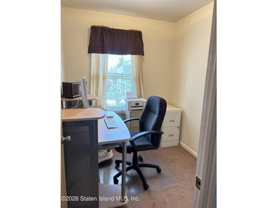 Welcome to 19 Rainbow Ave! Pride of ownership is evident in this - photo 28