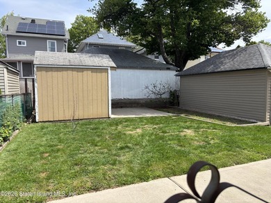 Welcome to 19 Rainbow Ave! Pride of ownership is evident in this - photo 42