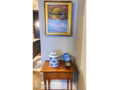 Experience the textures and warmth of refined waterfront living - photo 3