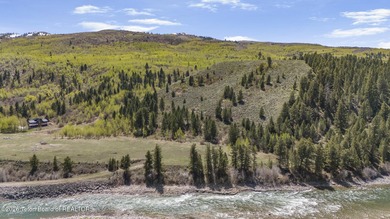 This 17.77 acre Snake River private estate offers a rare - photo 4
