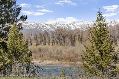 This 17.77 acre Snake River private estate offers a rare - photo 5