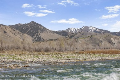 This 17.77 acre Snake River private estate offers a rare - photo 8