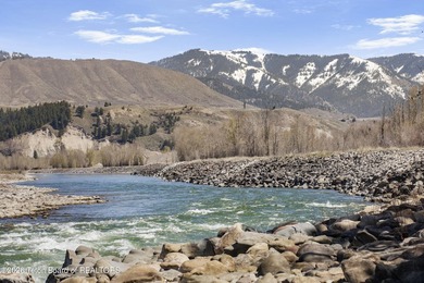 This 17.77 acre Snake River private estate offers a rare - photo 10