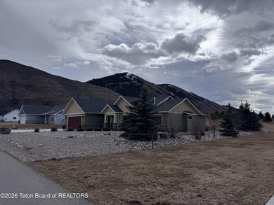 Luxury Golf Course Living | Custom Single-Level Home in Afton - photo 3