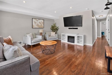 Welcome to 50 Lantern Street, Huntington where thoughtful - photo 7