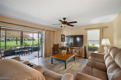 Gorgeous and UPDATED THREE BEDROOM, 2 BA, 2 Car Garage Villa in - photo 8