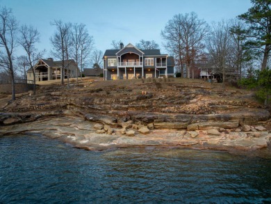 Lewis Smith Lake Home For Sale in Arley Alabama