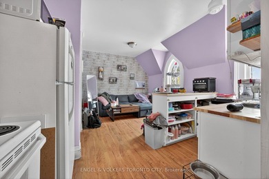 Attention investors and First time Buyers: this well-maintained - photo 12