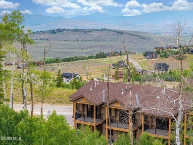 Great 3 Bedroom plus Bonus Bunk Room! This ski-in/ski-out - photo 3