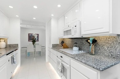 Enjoy staying in Newport's most premier luxury high-rise! - photo 9