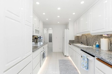 Enjoy staying in Newport's most premier luxury high-rise! - photo 10