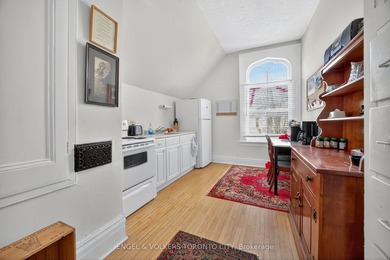 Attention investors and First time Buyers: this well-maintained - photo 21