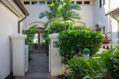 An oasis of privacy, peace, and serenity in the heart of a - photo 2