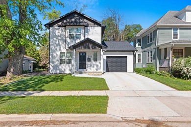 Lake Winnebago Home For Sale in Neenah Wisconsin