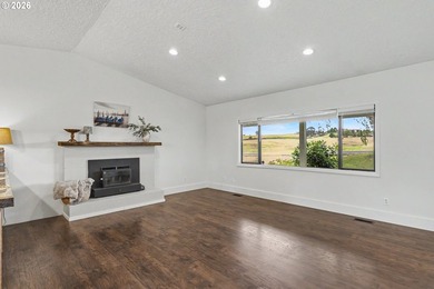 This Ridgefield Home Enjoys Evening Sunsets, with Views Of Lake - photo 5