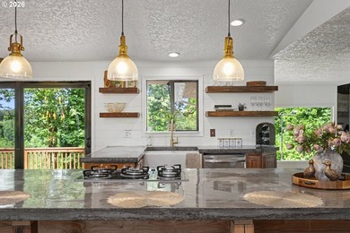 This Ridgefield Home Enjoys Evening Sunsets, with Views Of Lake - photo 8