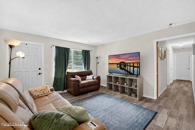 SHORT SALE! Welcome to 1500 Primrose Lane in Daytona Beach a - photo 4
