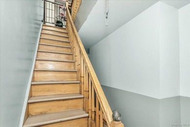 An exceptional Williamsburg corner property brimming with - photo 14