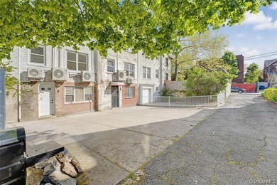 Forest Hills prime location! Fully renovated, Move-in Ready - photo 15