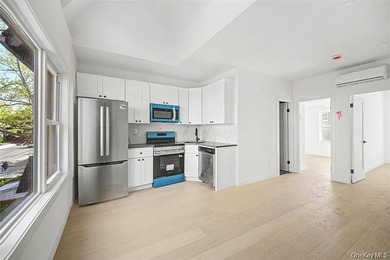 Forest Hills prime location! Fully renovated, Move-in Ready - photo 16
